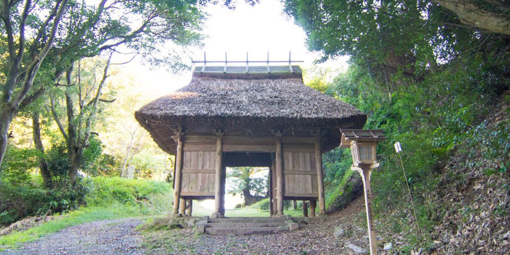 石城山　神護寺仁王門（随身門）